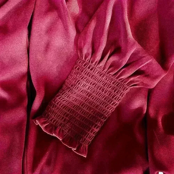 ✨Like New✨ Express Ruffle Cuff Portofino Shirt, Plum Brown, Size Small - Picture 7 of 7